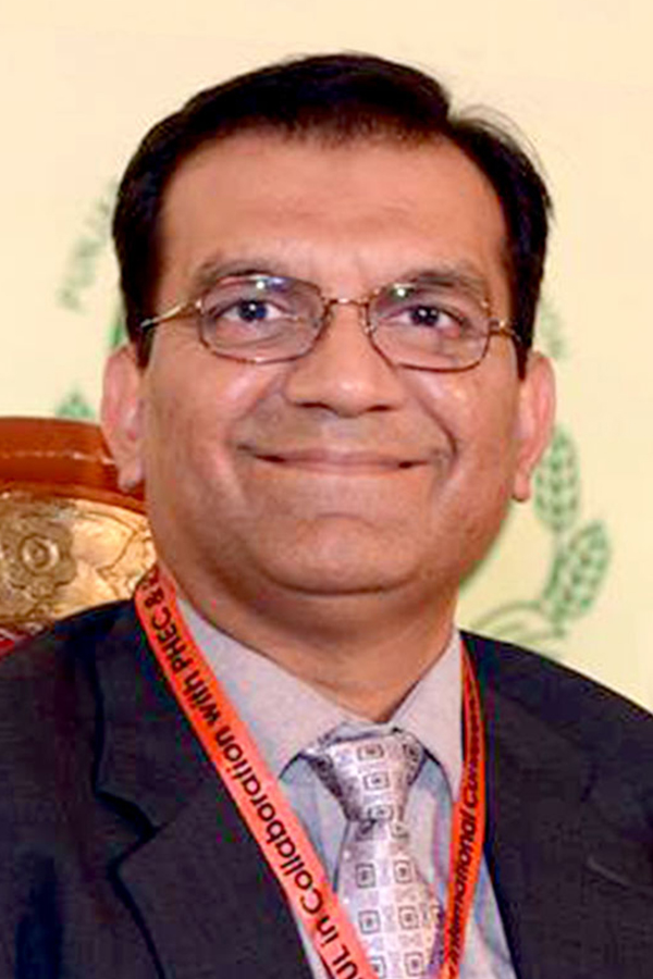 Dr Naeem Mushtaq